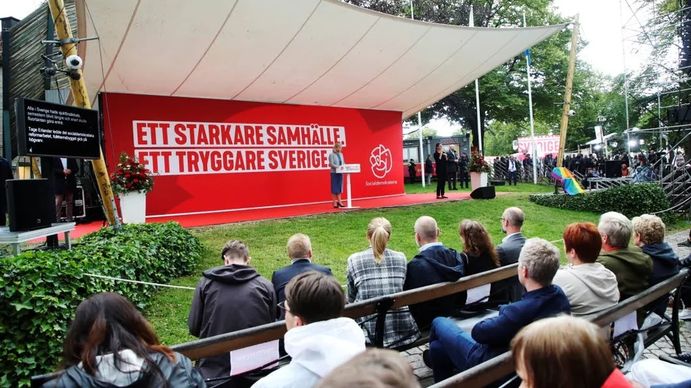 "Ett obegripligt val för ett parti (S) som i valrörelsen bara pratade om att stärka välfärden" menar insändarskribenten och syftar på sänkningen av värnskatten.