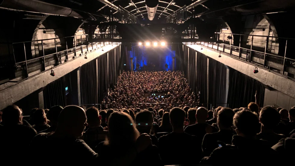 Lokomotivet i Eskilstuna är en av kommunens arenor här det arrangeras konserter och humorshower. Ett nytt konsert- och kongresshus i centrum står på många partiers agenda under den kommande mandatperioden. 