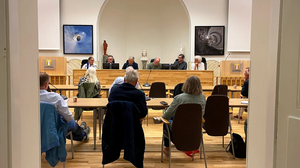 Frida Edholm (K), Roland Sjödahl (C), Peter Karlsson (M), Anders Hedeborg (S), Patrik Stenlund (KD) och Eivor Folkesson (MP) diskuterade idrottsfrågor i Vadstena på tisdagen.