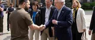 McConnell på besök hos Zelenskyj i Kiev