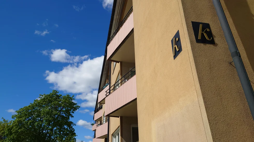 Kvarteret Saxen 1 (Stenkvistavägen 21 – Vasavägen 38, Eskilstuna) är ett av Kfasts hus som nu ska renoveras och där förhandlingarna om de nya hyrorna har strandat.