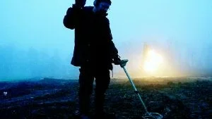 Metallsökare. Användningen av metallsökare skall användas av utbildade arkeologer, menar Majvor Östergren.