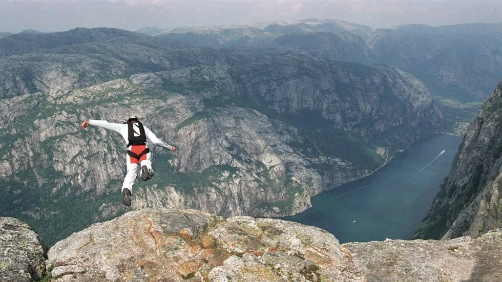 Hopp. Som definitivt ska vara frivilligt.