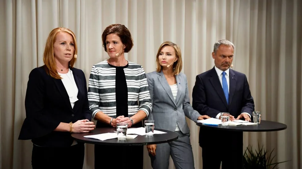 MISSTROENDEVOTUM. I går markerade Alliansen - mot hela tre ministrar.