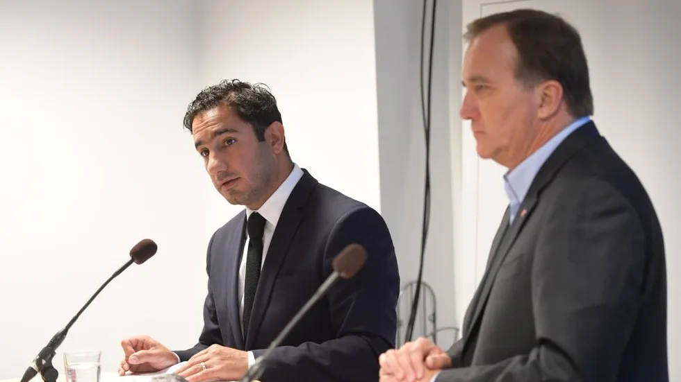 Utlokalisering. Civilminister Ardalan Shekarabi och statsminister Stefan Löfven (S) lovade i går att regeringen kommer att utlokalisera 7 statliga verk helt eller delvis.