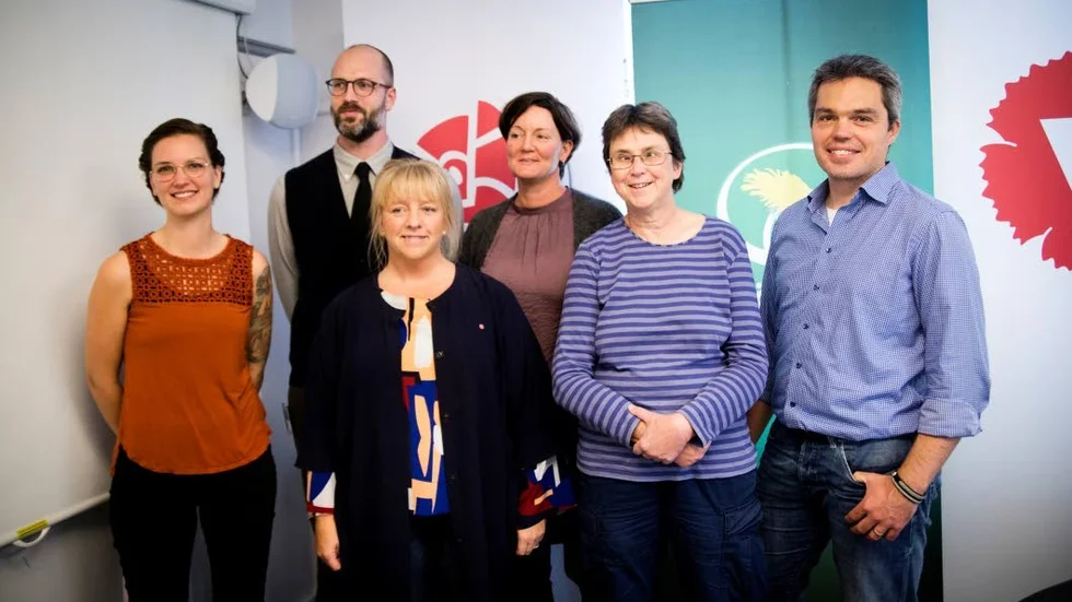 Tydlighet i politiken. De rödgröna (på bilden) är tydliga med sin budget för 2018, men de borgerliga mörkar sin besparing på 50 miljoner kronor.