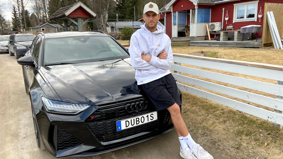 I dag kan Marcus Dübois leva på sin Youtubekanal. "80 procent älskar det jag gör, men 20 procent hatar att jag leker runt och tjänar pengar på det", säger han.