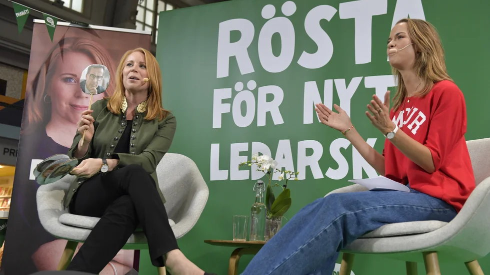 Centerpartiets ledare Annie Lööf frågas ut av influencern Margaux Dietz.