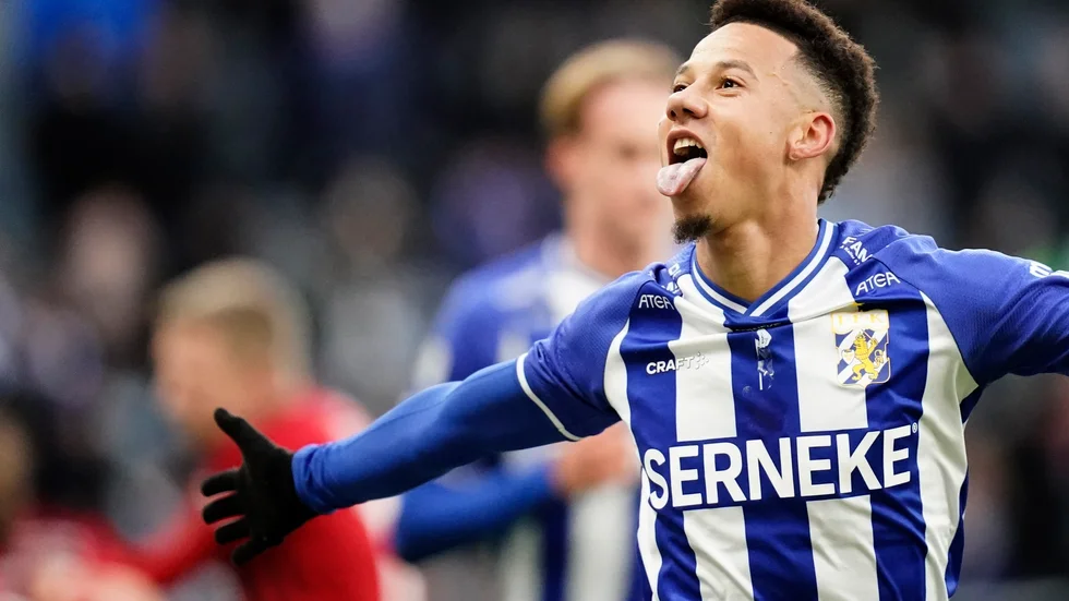 Tobias Sana tränar just nu inte med IFK Göteborg. Klubben uppger personliga skäl. Samtidigt florerar uppgifter om en schism med tränaren Mikael Stahre. Arkivbild.
