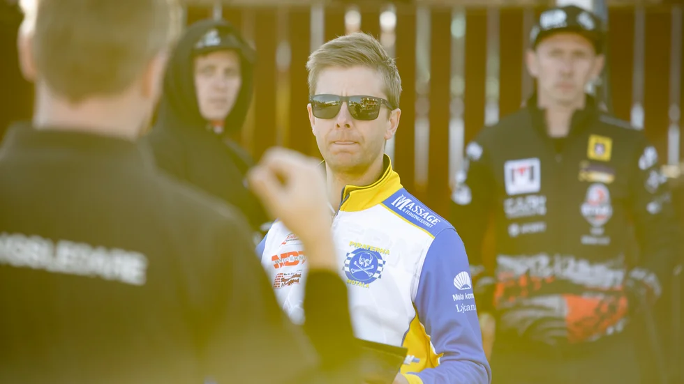 Daniel Davidsson tycker att Piraterna har kapaciteten för att vinna, men det kan saknas lite rutin för den alldeles speciella banan i Västervik.