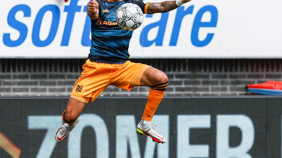 I Heerenveen-tröjan. Rami Kaib uppges vara ett namn för IFK.