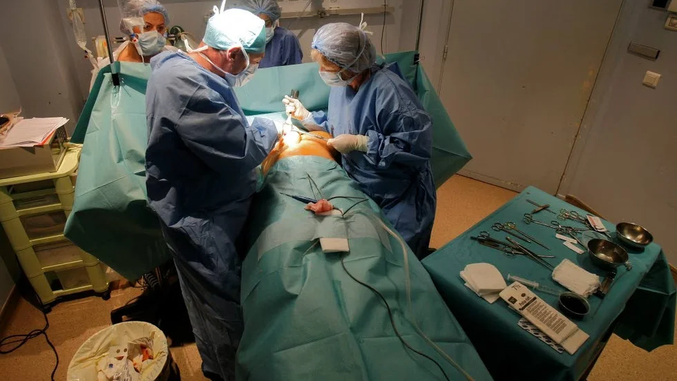 Patientsäkerhet. Bra om patienter ligger på rätt avdelning där det finns rätt kompetens.