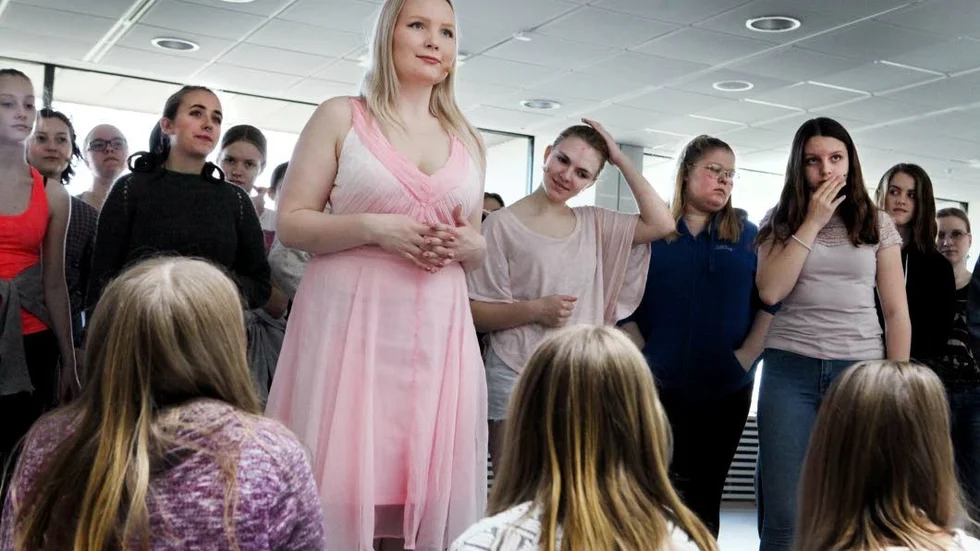 Alice Jakobsson är en av huvudrollsinnehavarna i musikalkompaniets nya föreställning.