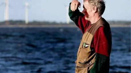 Lasse Bandelin har tillsammans med sina anhöriga letat åtskilliga timmar efter Sune Bandelin som försvann för tre veckor sedan. På lördagen hittades han i Burgsvik.