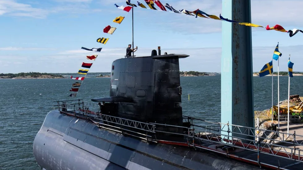 HMS Gotlands sjösättning. Då fartyget byggts om, så firades det på Kockumsvarvet när ubåten kom i vatten igen, sjösättningen var i juni i år.