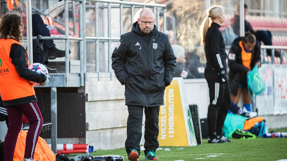 PIF-tränaren Stellan Carlsson hoppas på revansch mot Häcken och de senaste hemma och bortamatchernas svidande förluster på stopptid.
