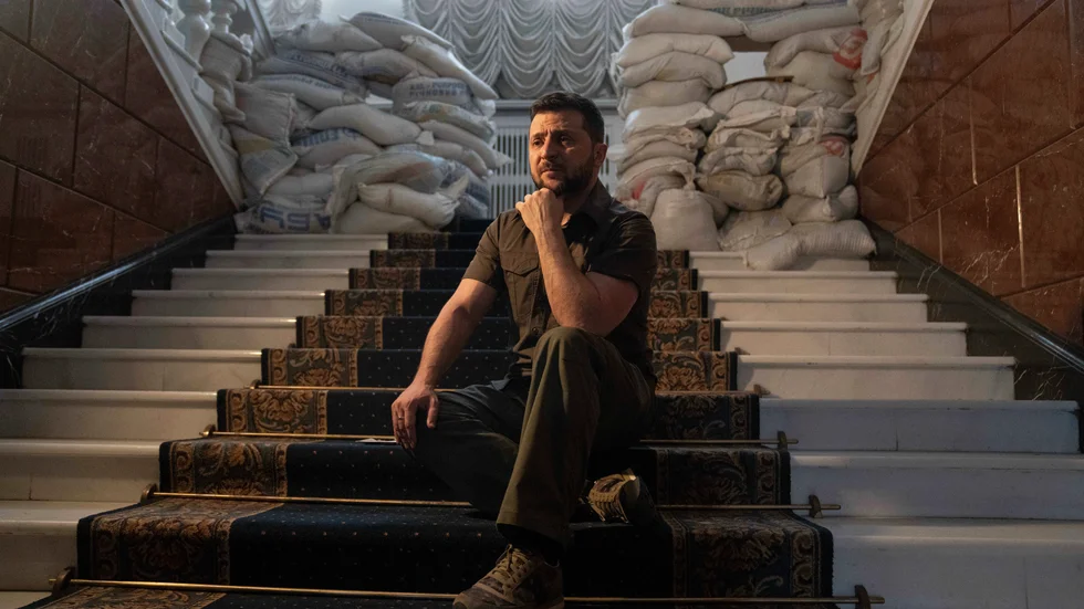 Ukrainas president Volodymyr Zelenskyj intervjuas av AP i regeringsbyggnaden.