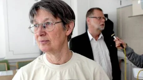 Hälsoarbetare. Agneta Berg, högstadielärare, och Håkan Jonsson, kommunens folkhälsostrateg, har tagit fram det material som nu delas ut till lärarna i sexan och nian.
