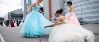Här dansar 300 elever äntligen bal igen • Se alla bilderna från dansen