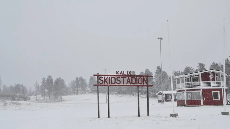 SNART SKIDSPÅR. På skidstadion. Nu kommer det snö och i dagarna drar även snötillverkningen i gång.