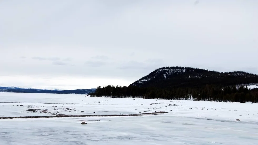 FÖLJETONG. Malmfyndigheten vid Björkholmsberget vid Kallak, fyra mil väster om Jokkmokk, har under lång tid varit föremål för prövning. Nu kommer nästa tur i ärendet när länsstyrelsen vill ha mer information för att kunna ta ställning om bearbetningskoncession.