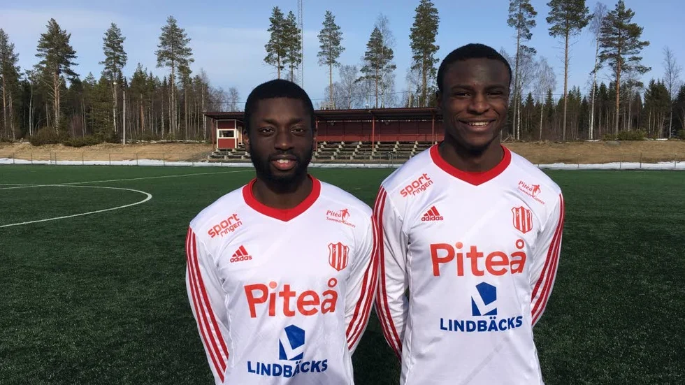 MÅLSKYTTAR. Samuel Naiwo och Moses Duckrell.