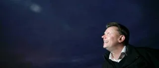 ...men han skjuter sitt fyrverkeri lagligt