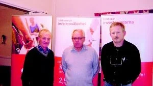 Med ledningsansvar. Erland Friberg, kommunansvarig inom LRF som stödgruppernas kontaktperson, Kjell Haraldsson, ledningsbesiktningsman och Owe Pettersson, Eons ansvarige för ledningssträckorna inom södra kommunen. Foto: Lena Pettersson
