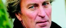 Hobert ställer 
kvinnorna i fokus