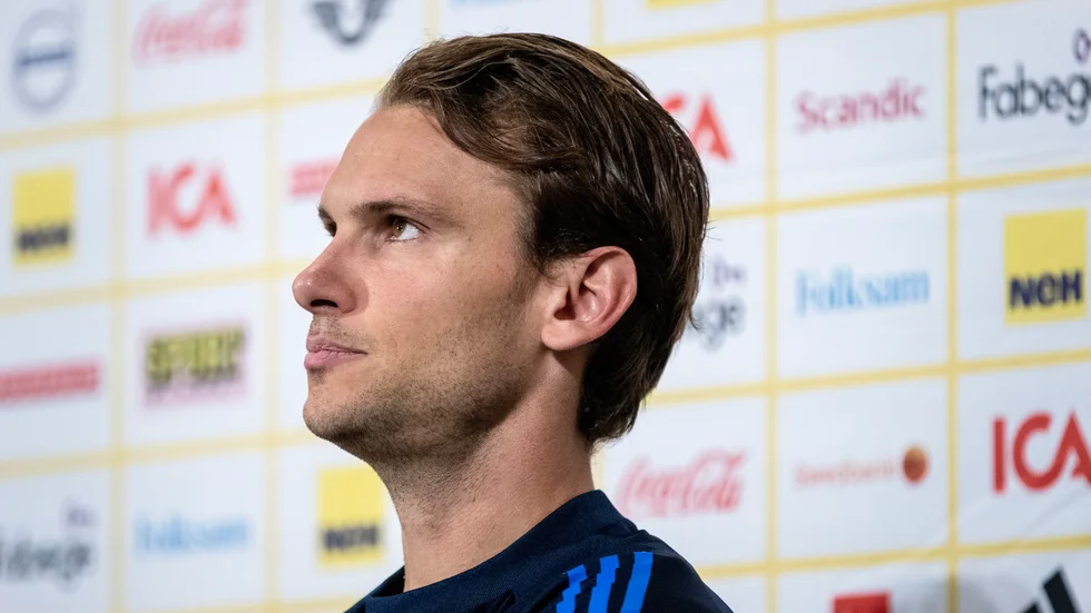 Albin Ekdal saknades på landslagets träning under tisdagen. Arkivbild.