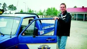 Alltid redo. Morgan på väg ut med Speedwaybilen för att hämta och leverera varor är en vanlig syn på Ljungheden.