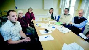 Utvärdering. Johans Pettersson, Skogsstyrelsen, Brita Strand, projektpådrivare, Eva Plogeus, länsarbetsdirektör, Lise Anderses Saetre , länsarbetsnämnden, Lage Jakobsson, Skogsstyrelsen och Christer Wallin från ESF-rådet var i går samlade på Gränsö slott för en utvärdering det lyckade projektet Gröna jobb.Foto: ANDERS LILJEGREN