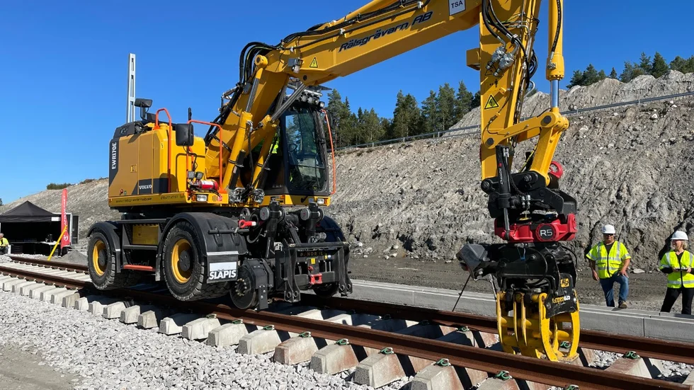 Arbetsfordon som jobbar med Norrbotniabanan har utsatts för stöld under helgen.