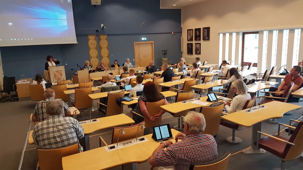 Politikerna diskuterade arvoden. Den här gången var det oppositionen som ville höja. Men det blev nej.