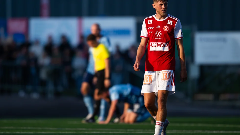 Emil Engqvist uppvaktas.