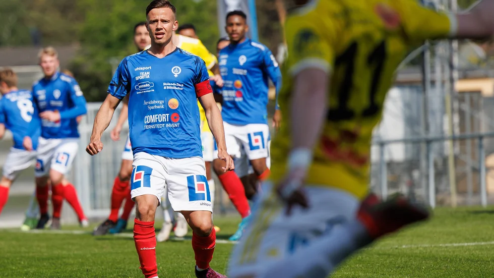 ÅFF och Benjamin Tannus spelar för ett nytt division 1-kontrakt under lördagen. 