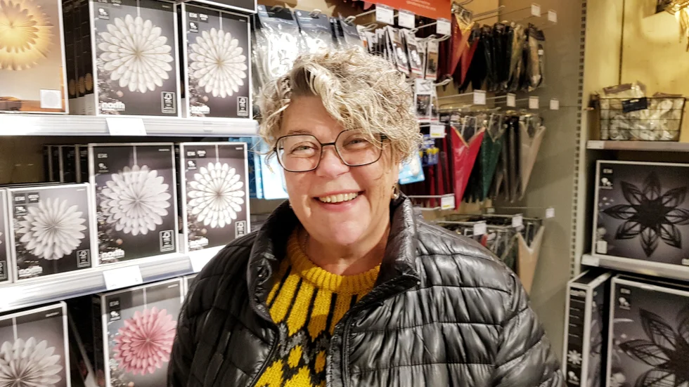 Elisabeth Engman, Storfors: "Jag tycker det är bra att det kommer snö ändå, det är regn jag inte gillar. Snön lyser upp och man börjar få lite julfeeling".