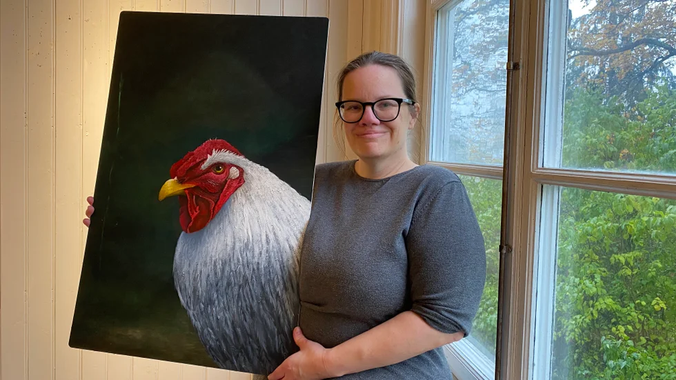 Jessica Granberg gillar höns. Hon tycker om att det är många små detaljer att måla på fåglar.