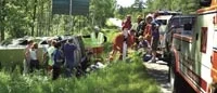 Ungdomar välte med minibuss