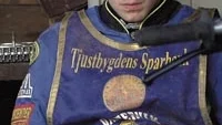 David Ruud värmer upp inför en elitseriematch på Ljungheden. Men nu är det slutåkt i Västervik Speedways väst för den lovande Gislavedsgrabben, det blir VMS Elit i fortsättningen. Foto: ANDERS LILJEGREN