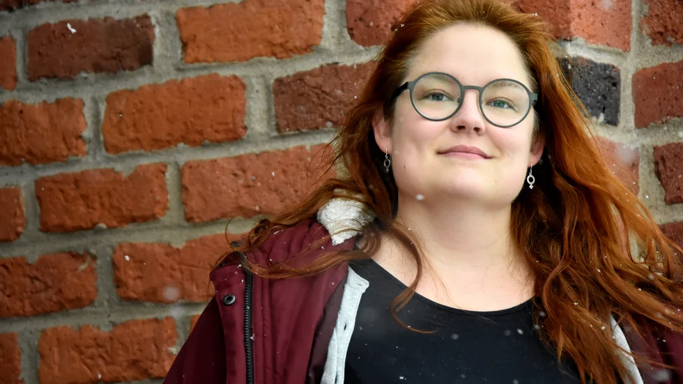 "Många blir förvånande när de hör att jag skriver om skräck och fantasy. Kanske på grund av mitt yrke och för att jag är en glad person. Jag är nog lite morbid", säger prästen Elin Edberg.