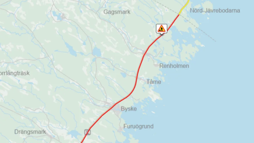 Det är begränsad framkomlighet på E4 på grund av ett vägarbete från trafikplats Åbyn till Kinnbäck. 