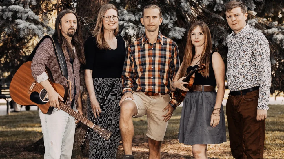 Uppsalagruppen Caolmahar består av Mattias Hammarsten, Lisa Klevebrant, Kristian Hodén, Hannah Sundkvist och Mattias Walla.