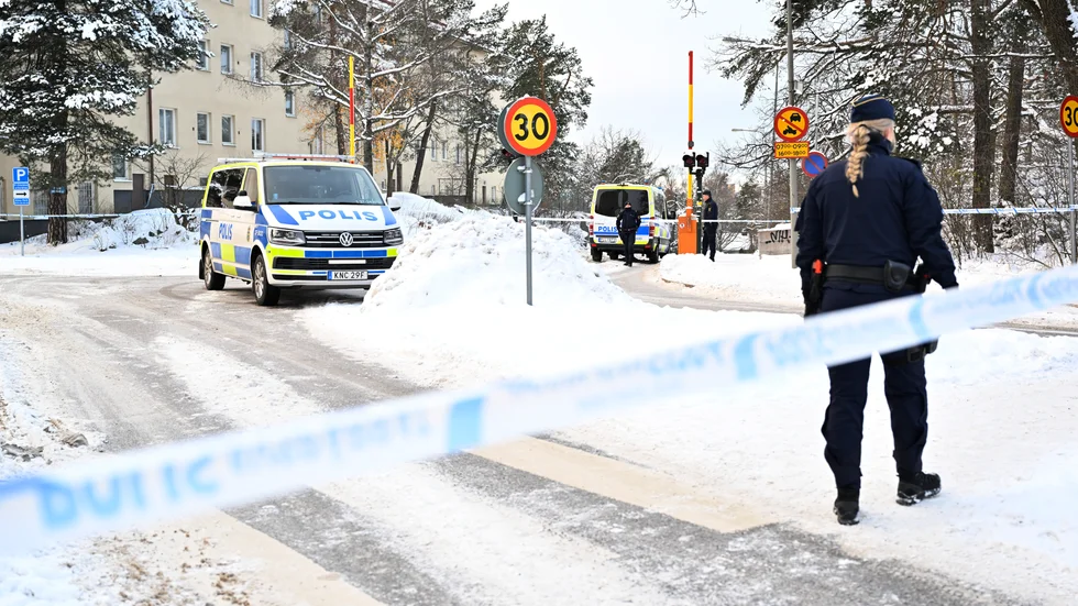 Polisen har spärrat av platsen där mannen hittades.