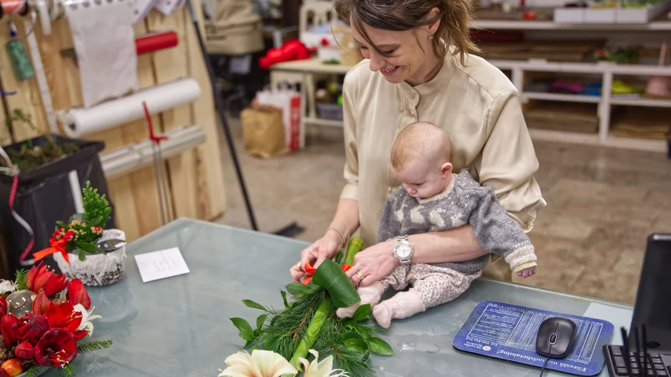Jasmine Lillro gick floristlinjen i Norrköping och för några år sedan drev hon butiken "Jasmines floristik" i Slite.