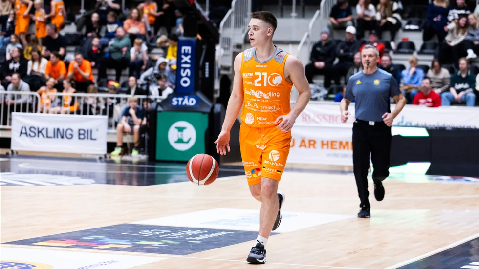 Hugo Bergström har en tuff konkurrenssituation i Dolphins.