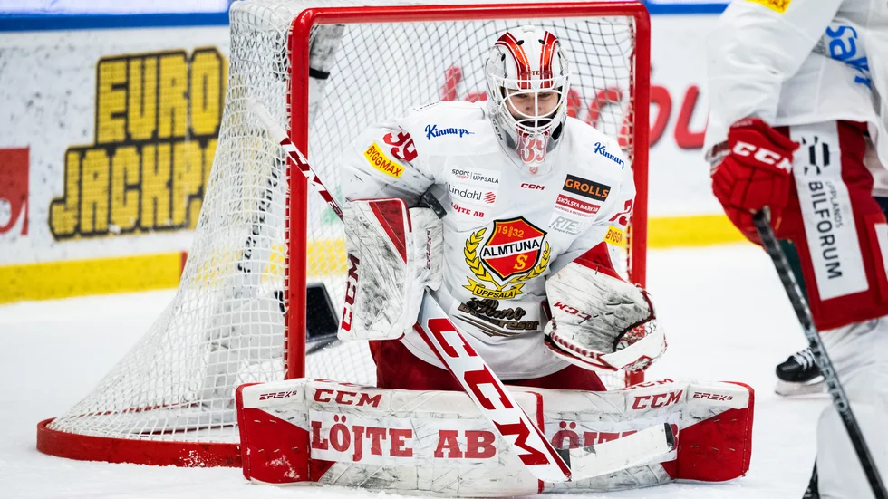 Almuna och målvakten Oliver Håkansson möter Södertälje i en träningsmatch. (Arkivbild)