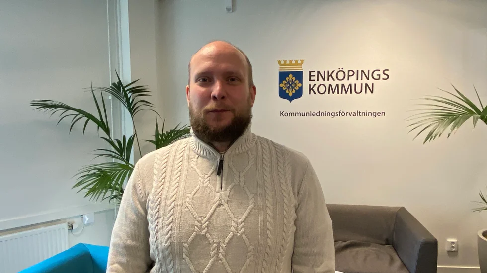 Benjamin Albertsson, Sverigedemokraterna SD Enköpings kommun, är en av skribenterna.