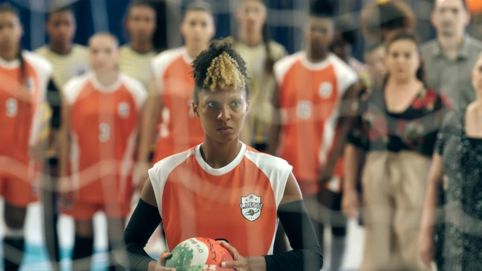 Volleybolltalangen Sofia (Ayomi Domenica) får ett gäng konservativa fanatiker efter sig när hon försöker göra en olaglig abort.