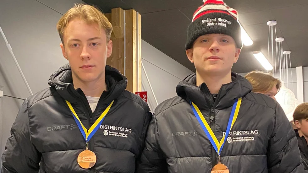Vilgot Kronstrand och Viggo Mattsson med sina bronsmedaljer från Distriktslags-SM.